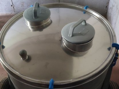 Gesucht: Milchtank-Deckel