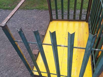 Bild 3:Arbeitskorb für Stapler oder Frontlader Gabel