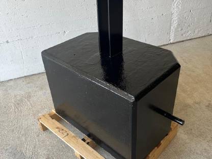 Bild 3:Traktorgewicht, Frontgewicht, Heckgewicht ca. 400 kg KAT 2