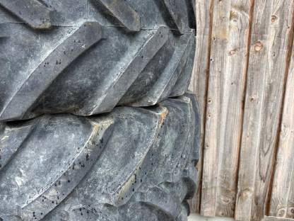 Bild 2:Reifen 445/70 R24