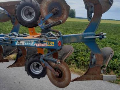 Bild 2:4-Schar-Wendepflug Överum