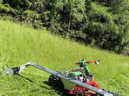 Bild 3:Tecno Motormäher mit Busatis Mähbalken