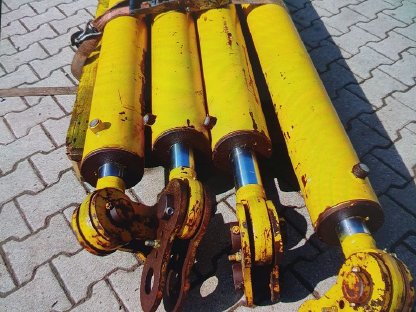 Bild 2:Hydraulikzylinder 4 Stk.