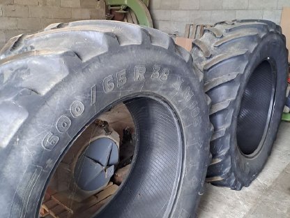 Traktorreifen zu verkaufen
