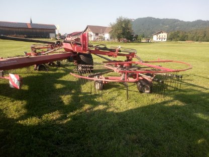 Bild 9:Lely Hibiscus CD 1515 4-Kreisel Schwader Krone Pöttinger