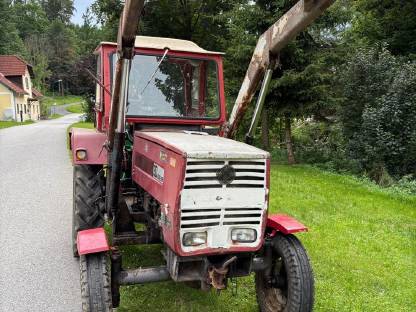 Bild 2:Steyr 30 Frontlader und Mähbalken