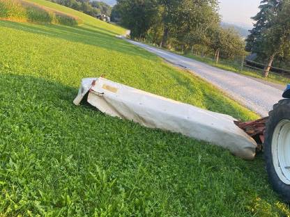 Bild 3:Farmland HT332 Mähwerk