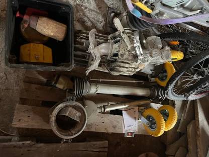 Bild 5:Achse, Vakuumpumpe usw. auch einzeln abzugeben