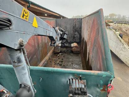 Bild 8:Hakenlift Krancontainer