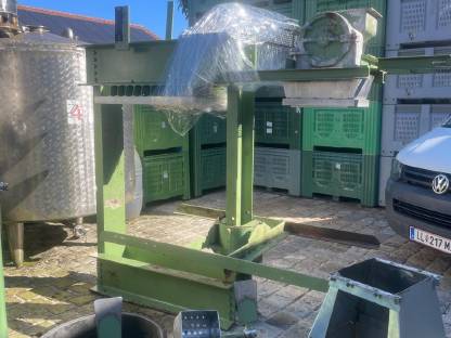 Bild 3:Stossier Packpresse