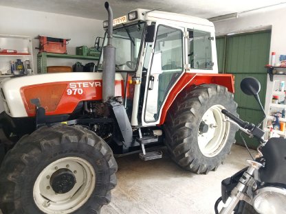 Steyr 970 A Allrad Traktor mit Zubehör