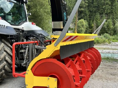 Bild 3:WESTA 900/2700 Hochleistungs-Schneefräse