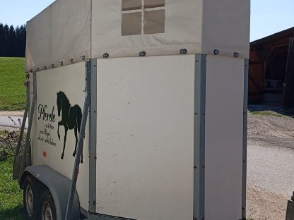 Bild 4:Pferdeanhänger