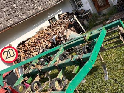 Bild 2:Federzinkengrubber