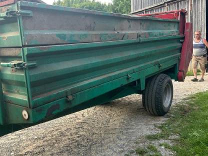 Bild 6:Kirchner Miststreuer