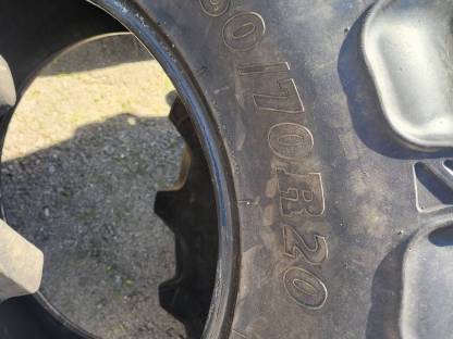 Bild 3:Traktorreifen