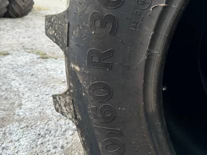 Bild 7:Traktorreifen 600/60R30 Continental TractorMaster Neu