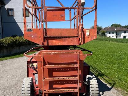 Bild 2:Manitou 11 m Arbeitsbühne