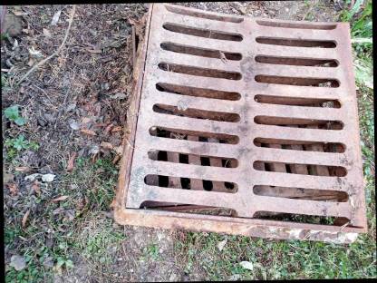 Bild 2:Kanaleinlaufgitter