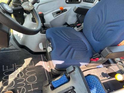 Bild 5:New Holland Traktor