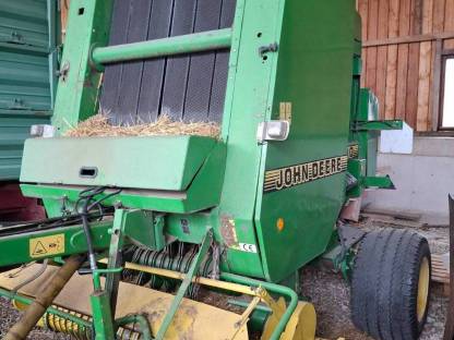 John Deere Rundballenpresse 590