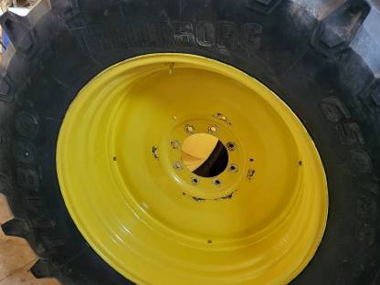 Bild 6:Kompletträder John Deere