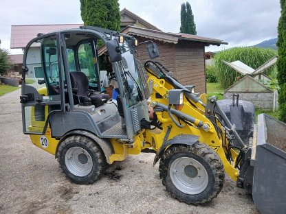 Bild 5:Mengele Ladewagen 532, Wacker Neuson Hoflader WL25