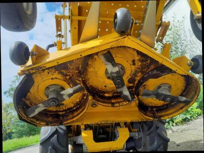 Bild 5:HUSTLER Zero-Turn Aufsitzrasenmäher RAPTOR SD48