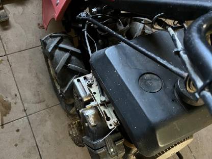 Bild 6:Miststreuer Motormäher