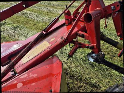 Bild 8:Pöttinger TM 3 III Trommelmähwerk Heckmähwerk Mähwerk