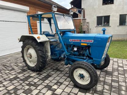 Bild 2:Ford 2000-6 Traktor
