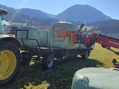 Ballenanhänger