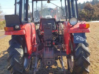 Bild 3:Massey Ferguson 240 mit Frontlader