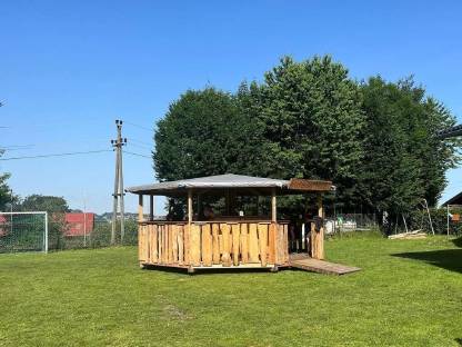 Bild 5:Schirmbar, Anhänger