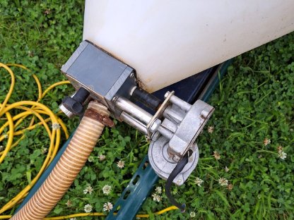 Bild 2:Siliermitteldosiergerät