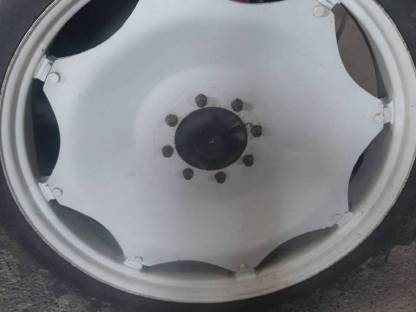 Bild 6:Traktorreifen