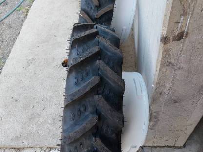 Bild 5:Zwillingsreifen BKT Agrimax 7.50 R18