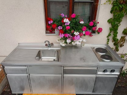 Bild 6:Nirosta Küche