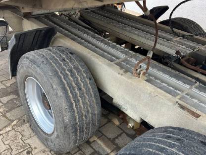 Bild 3:Kippanhänger, Dreiseitenkipper, Tandemkipper, Tieflader