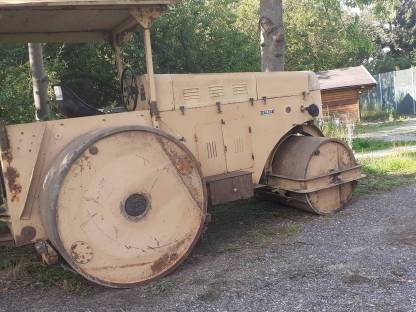 Walze mit Steyr 213S Motor