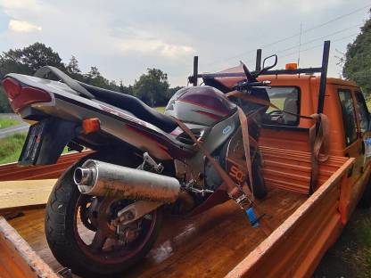 Suzuki RF900R Motorrad