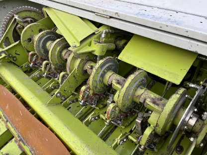 Bild 4:Claas Quadrant 1200 RC