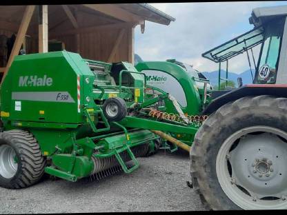 Bild 5:Rundballenpresse McHale F550