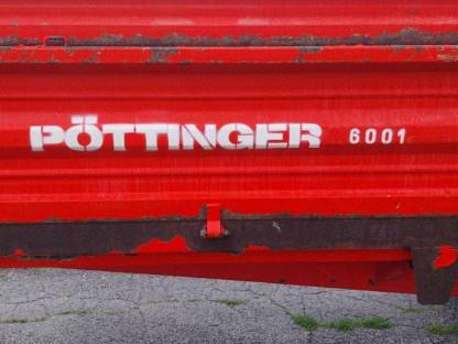 Bild 3:Pöttinger Miststreuer 6001