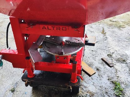 Bild 6:Mineraldüngerstreuer