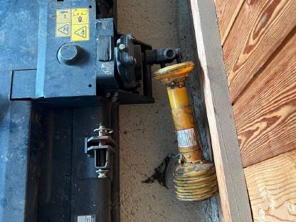 Bild 3:Mittelachsmähwerk Iseki 4365