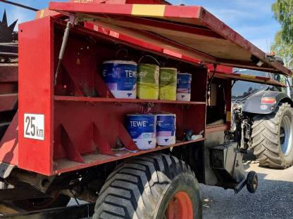 Bild 8:Quaderballenpresse New Holland D1010