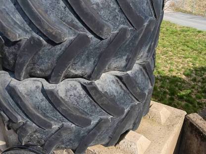 Bild 4:Reifen 540/65 R28