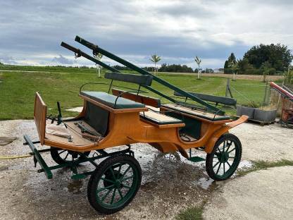 Bild 2:Pferdekutsche