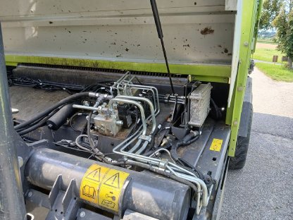 Bild 3:Claas Quantum 4700S Isobus